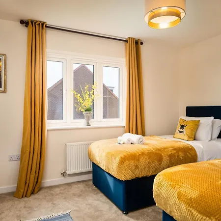 펜션 Poppy House - Coastal Getaway 2 Bedroom In Scalby 스칼비